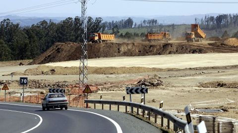 Movimientos de tierra en el fallido polgono industrial de O Pino, en julio del 2008
