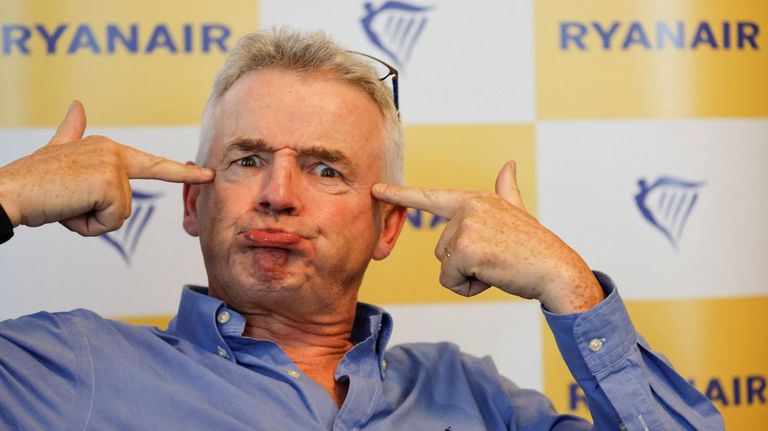 Denuncian a Ryanair e Iberia por no atender reclamaciones por e-mail