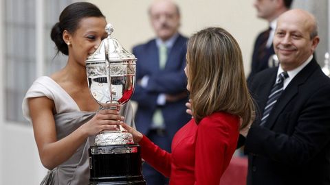 Junto a la gallega Ana Peleteiro en la entrega de los premios Nacionales del Deporte en el 2013