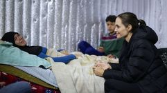 Jolie visita a refugiados sirios en Lbano