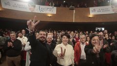 La candidata nacionalista, Ana Pontón, acompañada de Dani Castro y Olalla Rodil, en un mitin este martes en el auditorio de Burela