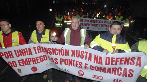 Protesta de vecinos de As Pontes para exigir que Endesa aclare el futuro de la central de carbón