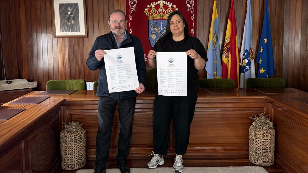 �Mira las fotos del concierto de Maldita Nerea en Noia!.Eduardo Parga, alcalde de Malpica, e Noelia Freijeiro, edila de Cultura, na presentaci�n da programaci�n polas Letras Galegas 