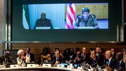 Los presidentes de Sierra Leona y Liberia en una videoconferencia con la asamblea anual de la ONU y del FMI