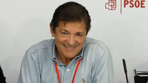  El presidente de la gestora del PSOE, Javier Fernndez