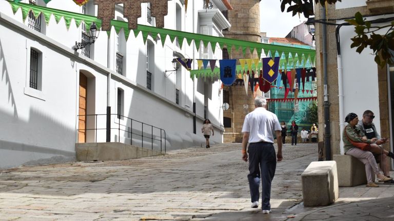 Artesanía, gastronomía y espectáculos que remiten al Medievo en la Feira das Marabillas