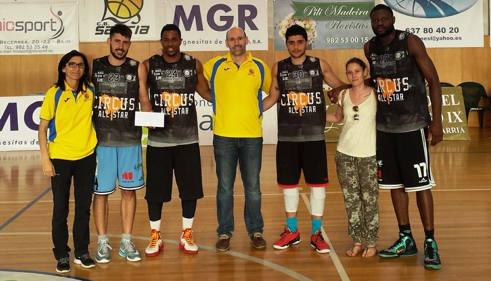 Homenaje a Jos� Luis V�lez