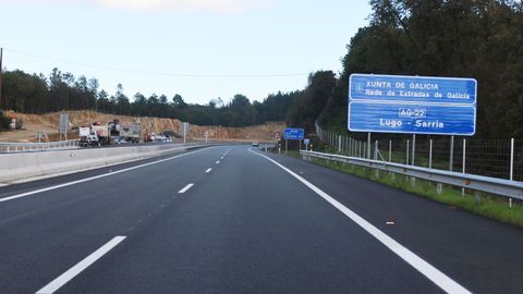 Al pasar el desvío de A Pobra de San Xiao empieza la autovía en sentido Sarria