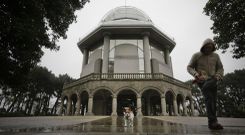 El planetario corona la Casa de las Ciencias en lo alto de Santa Margarita, que con los aos ha pasado de monte a parque.