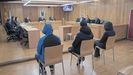 Los condenados por abusar sexualmente de una niña de su familia en Baleira, sentados en el banquillo de los acusados de la Audiencia Provincial de Lugo.