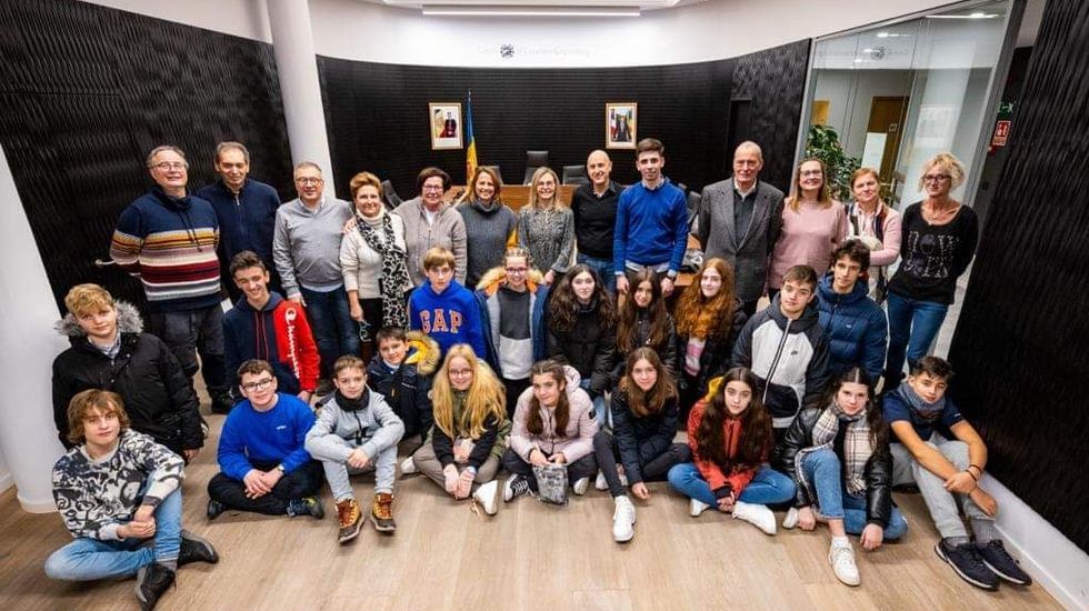 Mara Roman, con su perra Lassy, que ya vive con ella en Fuerteventura.