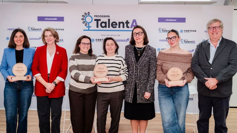 Ganadoras y finalistas del premio Talenta