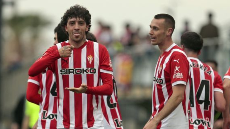 Gelabert y Dubasin celebran un gol