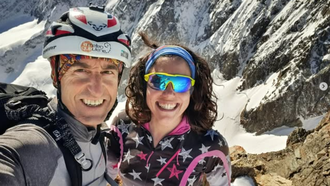 Jorge Garc�a-Dihinx, junto a la corredora y su pareja, Natalia Rom�n, tambi�n fallecida en el alud de Panticosa.