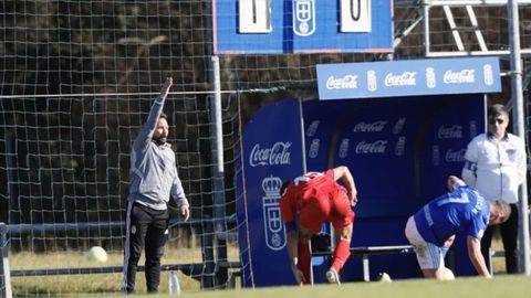 Caedo da instrucciones durante el choque ante el Marino