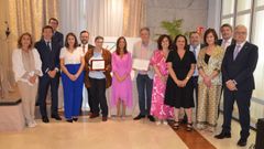 ngela Paz, presidenta de Asseii, fue la encargada de recoger el premio de los farmacuticos de Pontevedra