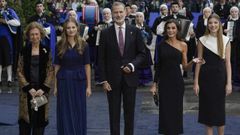 La Familia Real a su entrada al teatro Campoamor para la ceremonia de entrega de los Premios Princesa de Asturias.