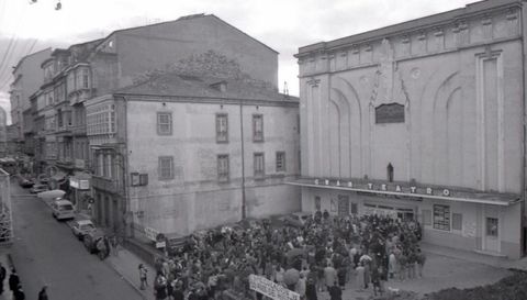 Manifestaciones en octubre de 1992 para evitar el derribo del Gran Teatro