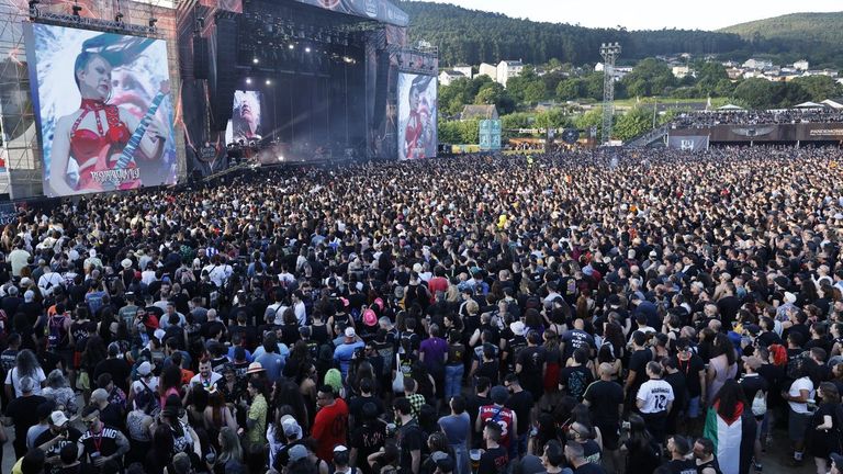 El Resurrection Fest de Viveiro hace su debut en la serie «Clanes»