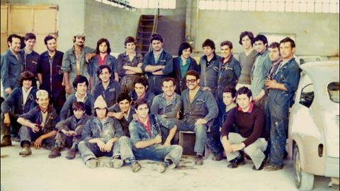 Jos Antonio lvarez es el primero por la izquierda, de pie. La imagen corresponde a una foto de familia de la plantilla de Talleres Dumbo en el ao 1975