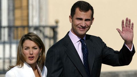 Letizia Ortiz y el entonces príncipe de Asturias, el día de la pedida de mano.Letizia Ortiz y el entonces príncipe de Asturias, el día de la pedida de mano
