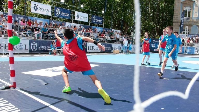 Copa de Balonmán na Rúa, que este ano se celebrou en sete municipios