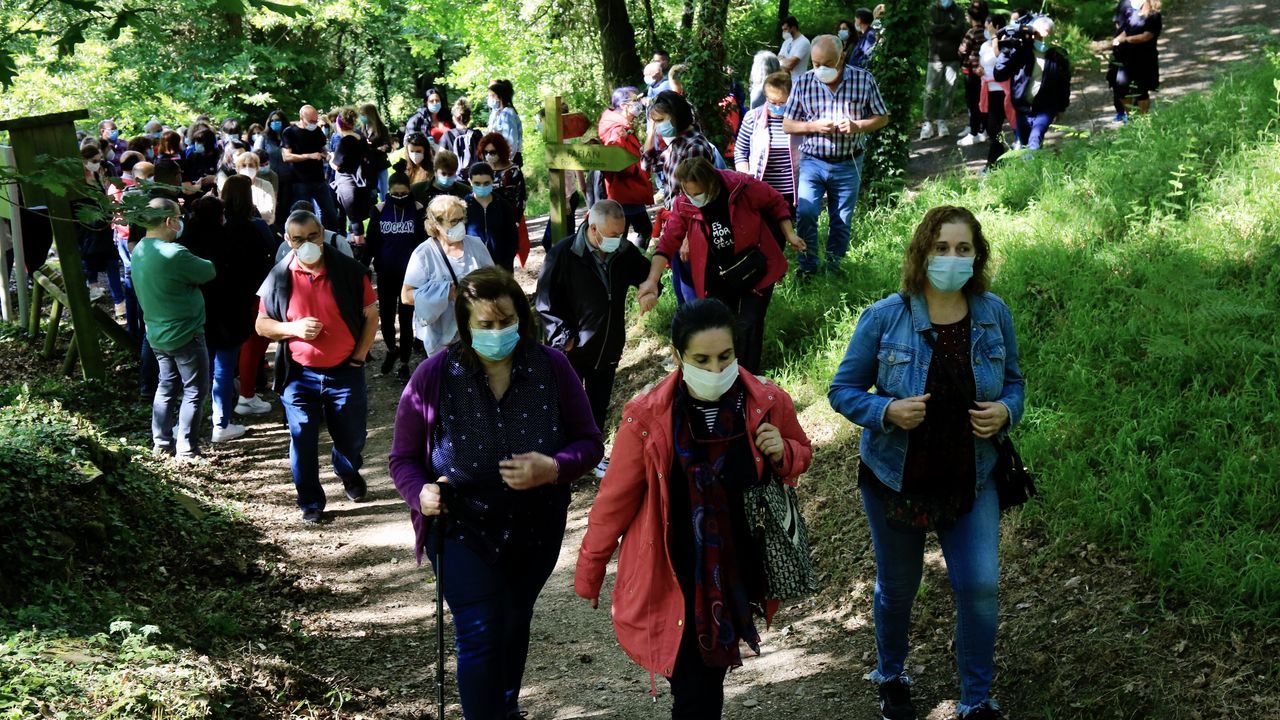 Concentracin en Sarria en repulsa por la agresin machista en As Aceas