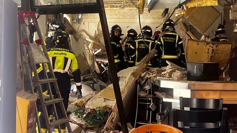 Al menos 25 heridos, 3 de gravedad, en la explosión de un bar en Vallecas