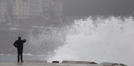 Golpes de mar en Las Esclavas. FOTO: MARCOS M�GUEZ  