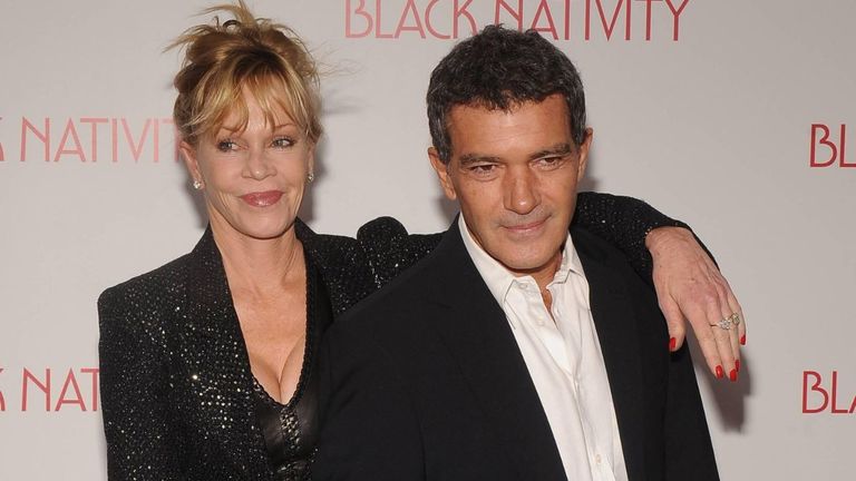 La tierna frase de Antonio Banderas a Melanie Griffith en su última publicación familiar: «Mi exmujer y amiga de toda la vida»