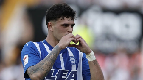 Javi Lpez celebra un gol con el Alavs