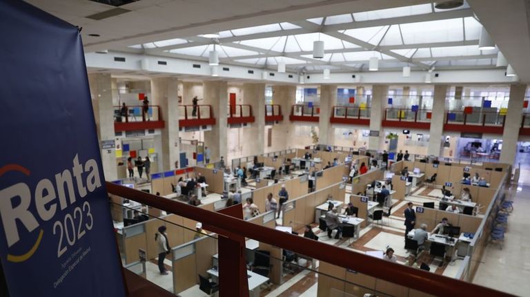 La Agencia Tributaria empieza este lunes a atender en sus oficinas a los contribuyentes para la Renta