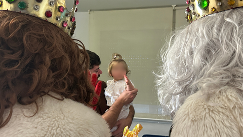 Los Reyes Magos visitaron esta ma�ana a los ni�os y ni�as hospitalizados en Ferrol.