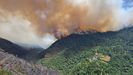 El incendio de Vilamor, en O Courel, amenaza a la aldea de Castro Portela