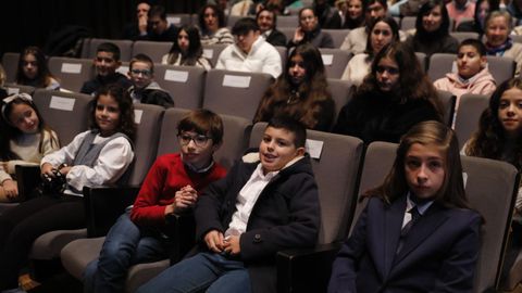 Los alumnos premiados por su participación en la 39 edición del concurso escolar que organiza la Subdelegación del Gobierno en Ourense