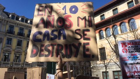 Manifestacin por el clima en Oviedo