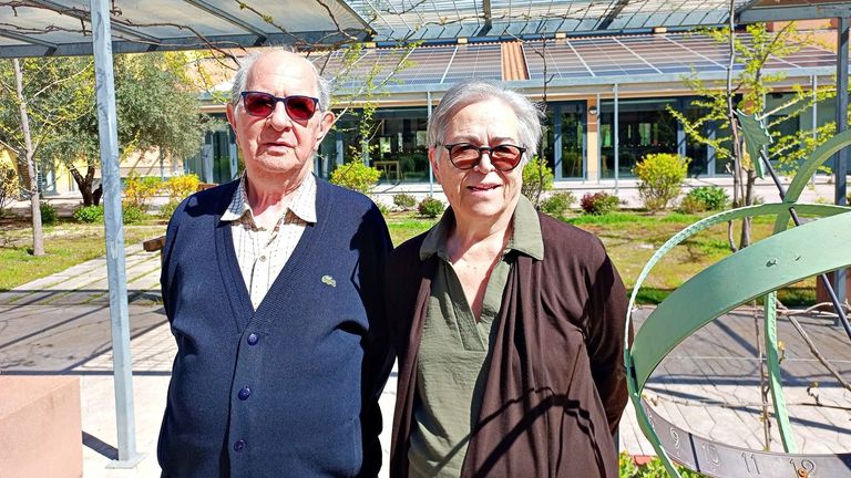 Víctor y Rosa en Trabensol, una iniciativa «cohousing senior» pionera en España dirigida a los mayores y concebida como alternativa a la soledad y las residencias convencionales,