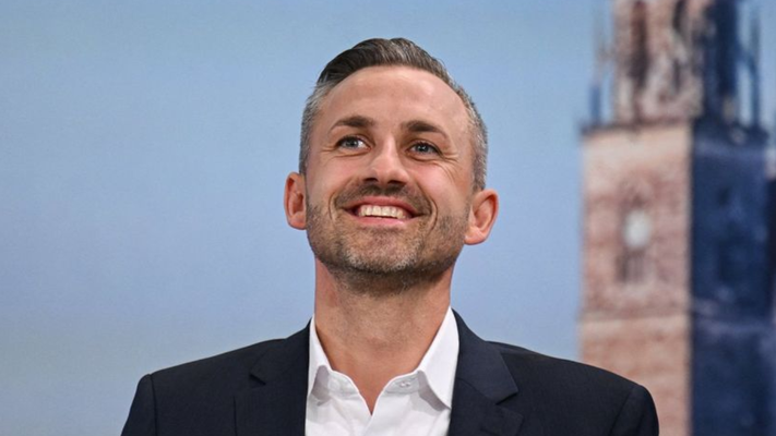 El candidato de Alternativa por Alemania (AfD), en una entrevista en televisi�n.