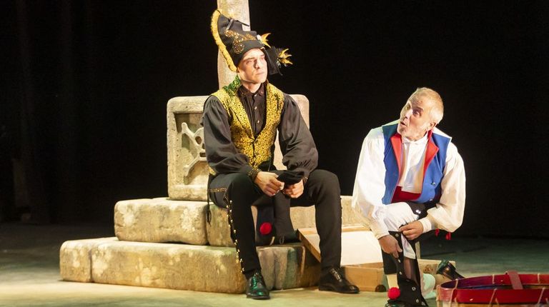 Estreno, ayer en Carballo, de «Apaga o candil», obra de la que habrá un segundo pase hoy