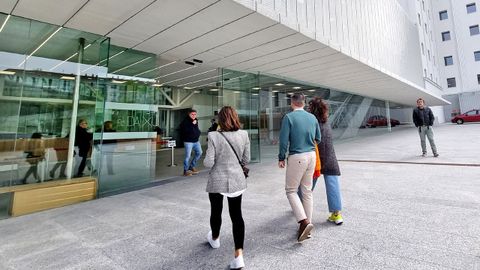 Entrada de los juzgados de Vigo este viernes, primer da tras la huelga de letrados.