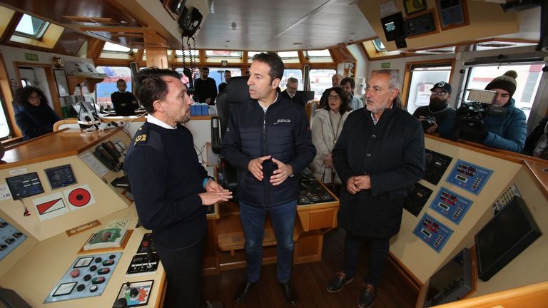 El conselleiro do Mar visitó esta mañana en Vilagarcía el buque Sebastian de O Campo
