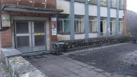 Edificio abandonado en Dega�a
