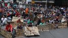 Extrabajadores de Exxon Mobil, muchos de ellos en huelga de hambre, se movilizaron durante la reciente visita de Michelle Bachelet a Caracas