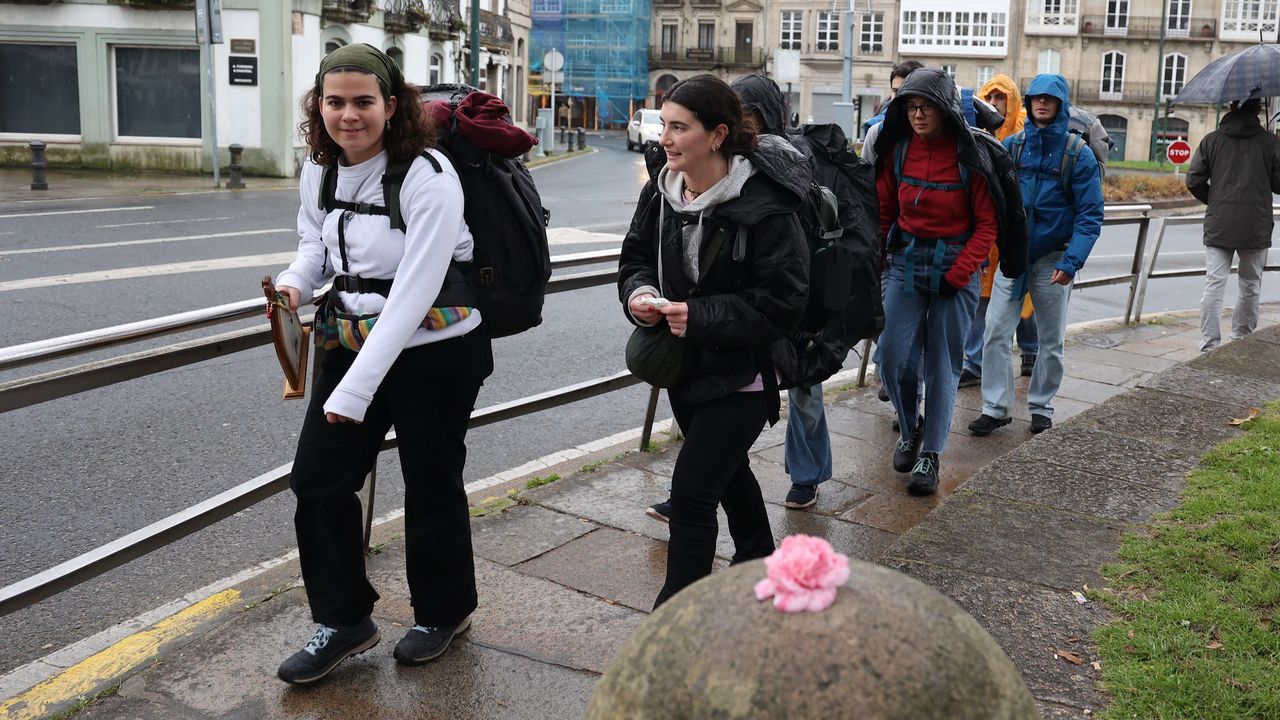 Ruta de las cascadas de Quiroga.El primer d�a del 2026�siguieron llegando peregrinos a Santiago, como este grupo que entr� por el Camino Portugu�s