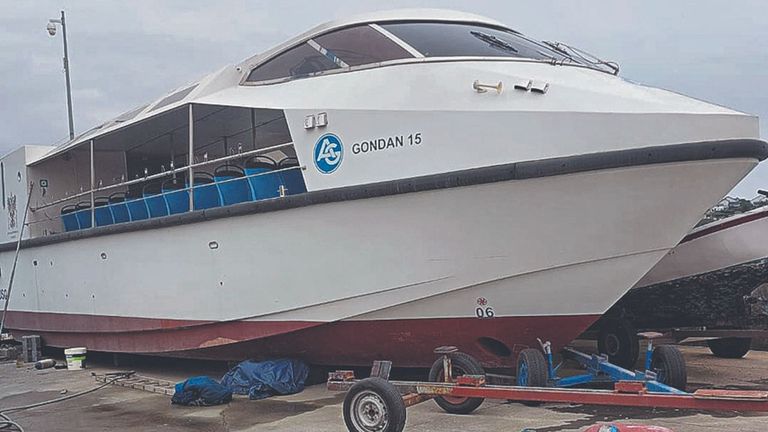 La Diputación de Toledo baja a 67.700 euros el precio de su barco tras más de nueve años varado en Ribadeo