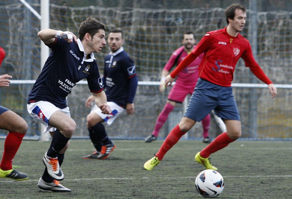 El Club de Tiro San Juan de Sarria premi� a sus deportistas m�s destacados.La alcaldesa visit� las instalaciones y disfrut� con los ni�os. 
