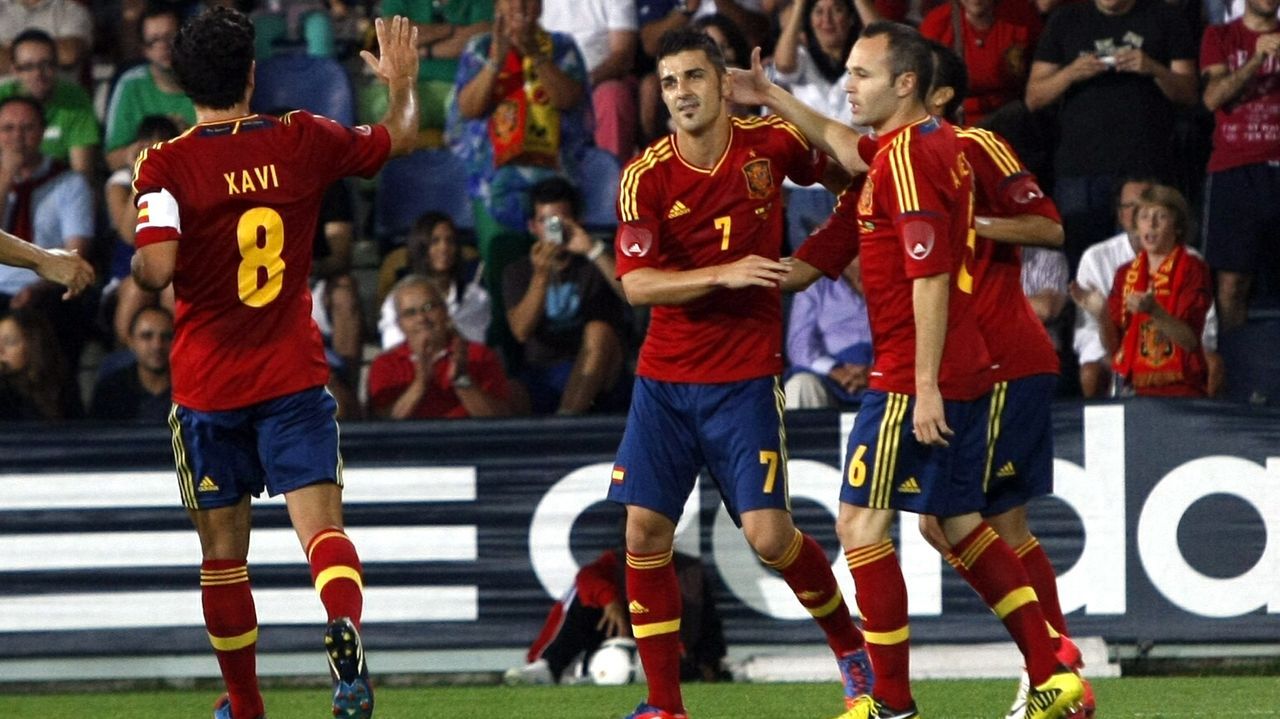 Parques infantiles que no son de cat�logo.El mapache recogido en un portal de Gij�n