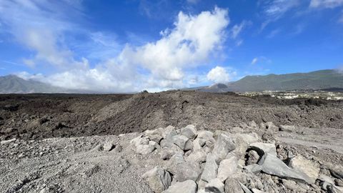 Obras en la carretera sobre la lava, de La Laguna a Las Norias (algo ms de 3,5 kilmetros)