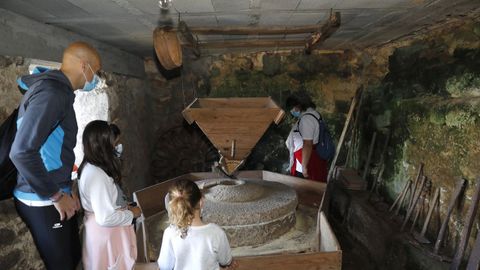 Interior de un molino hidrulico rehabilitado en San Miguel de Oia