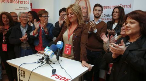 La candidata del PSOE en Ferrol, Beatriz Sestayo, durante su comparecencia.  